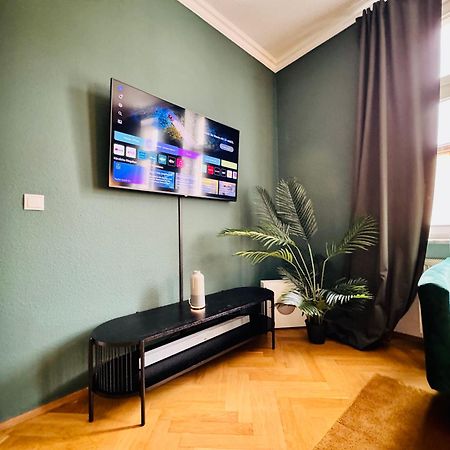 Rebelrents #4 Design Trifft Komfort - Einzigartiges Ferienapartment In Der Nahe Des Hauptbahnhofs Halle  المظهر الخارجي الصورة