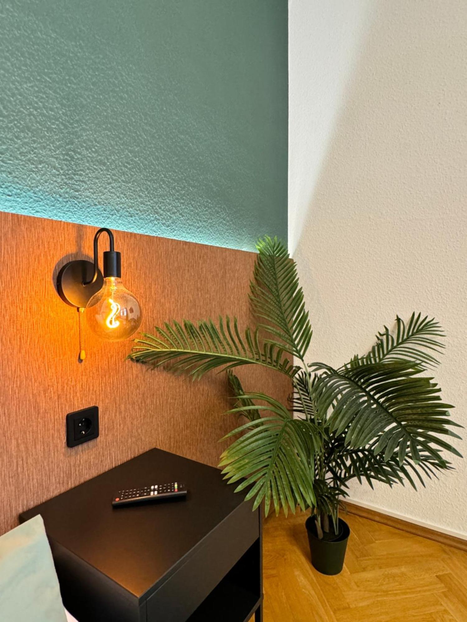 Rebelrents #4 Design Trifft Komfort - Einzigartiges Ferienapartment In Der Nahe Des Hauptbahnhofs Halle  المظهر الخارجي الصورة