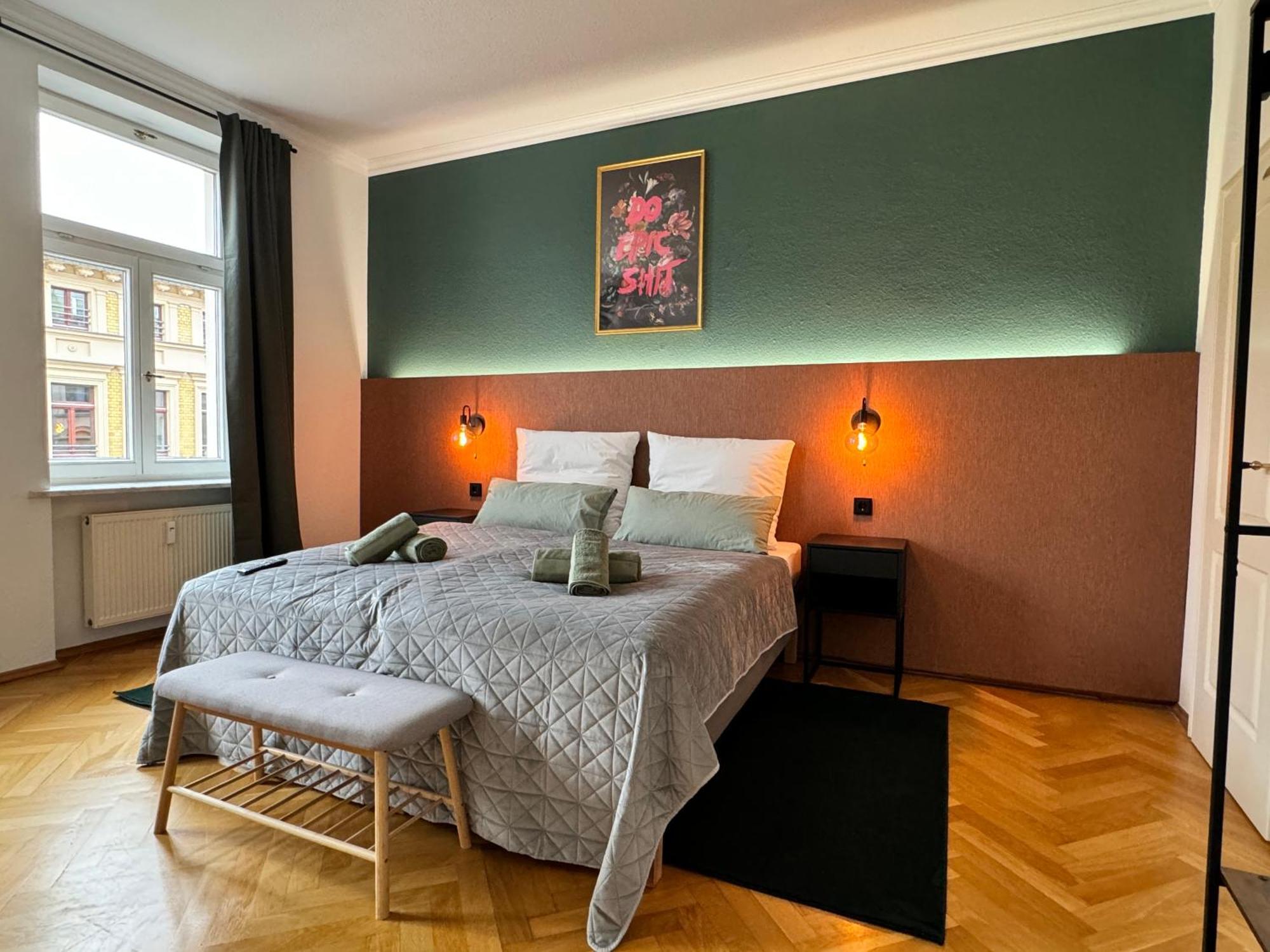 Rebelrents #4 Design Trifft Komfort - Einzigartiges Ferienapartment In Der Nahe Des Hauptbahnhofs Halle  المظهر الخارجي الصورة